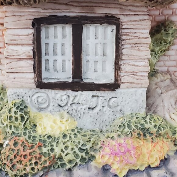 Olde Englands Classic Cottages Collectible Figurines Set Of 3 - Picture 13 of 15